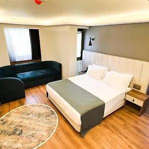 Отель Nira Boutique